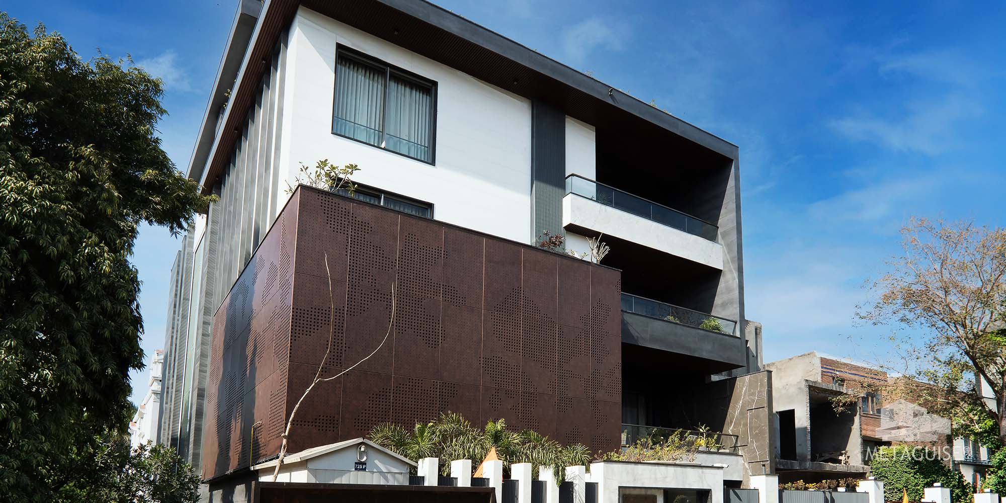 Choosing the right elevation cladding material – metal, stone, fibre cement and brick compared
