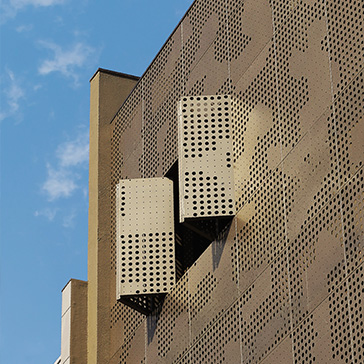 Coin Facade vs. Perforated Panels: Which Metal Cladding System Is Right for You